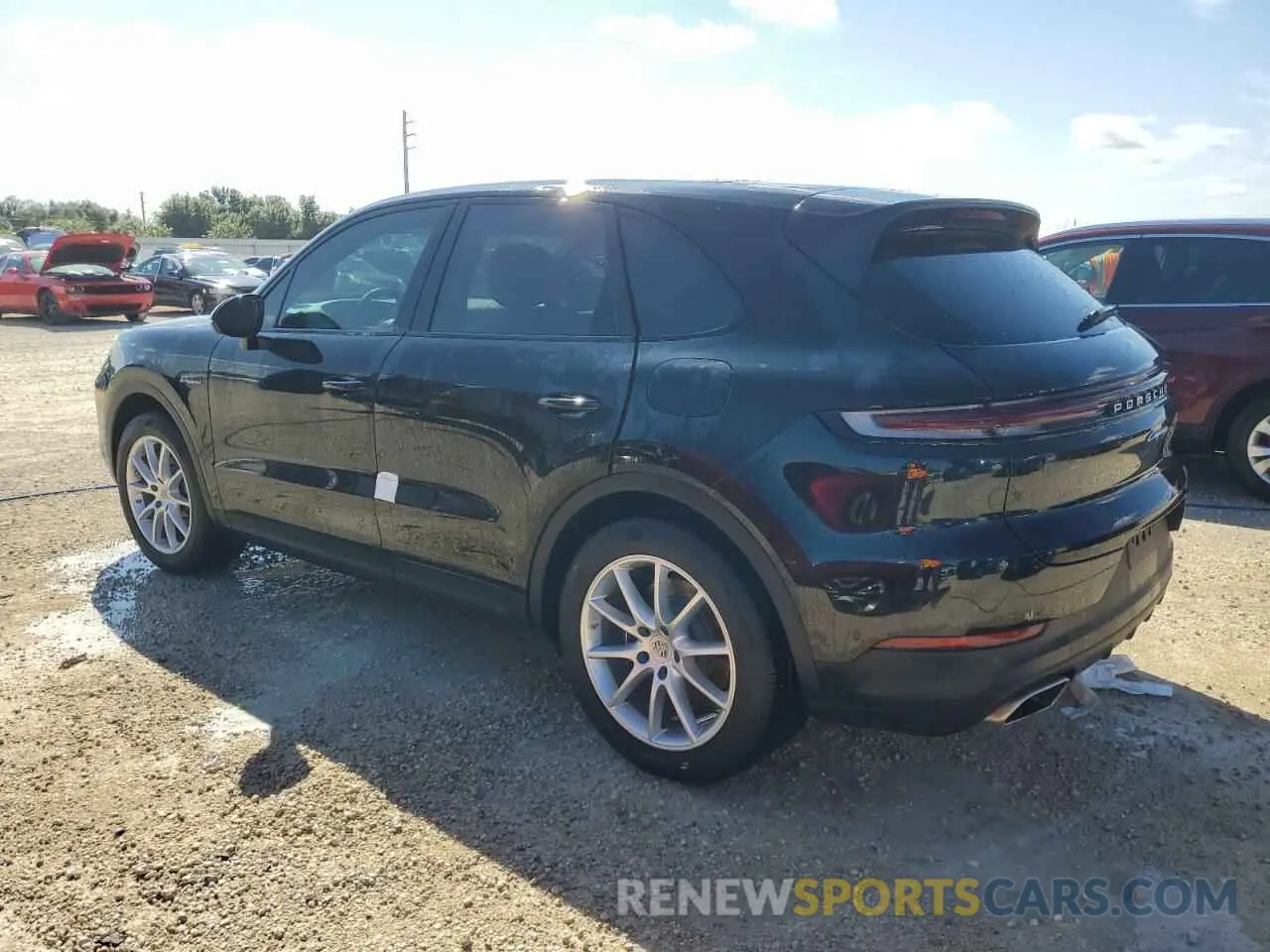 2 fotografías del automóvil dañado WP1AE2AY3RDA29258 PORSCHE CAYENNE 2024
