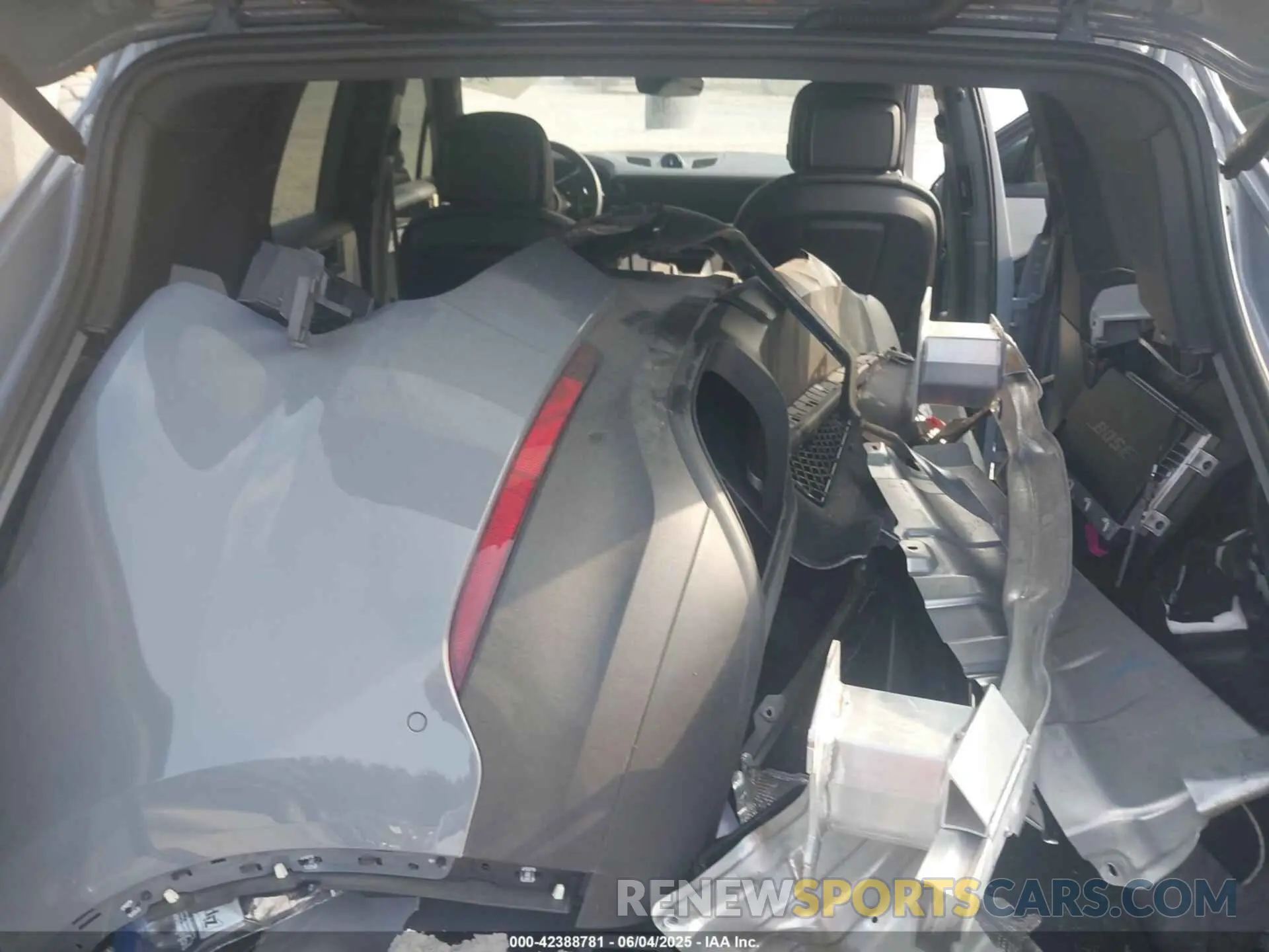 12 fotografías del automóvil dañado WP1AL2AY0RDA32737 PORSCHE CAYENNE 2024