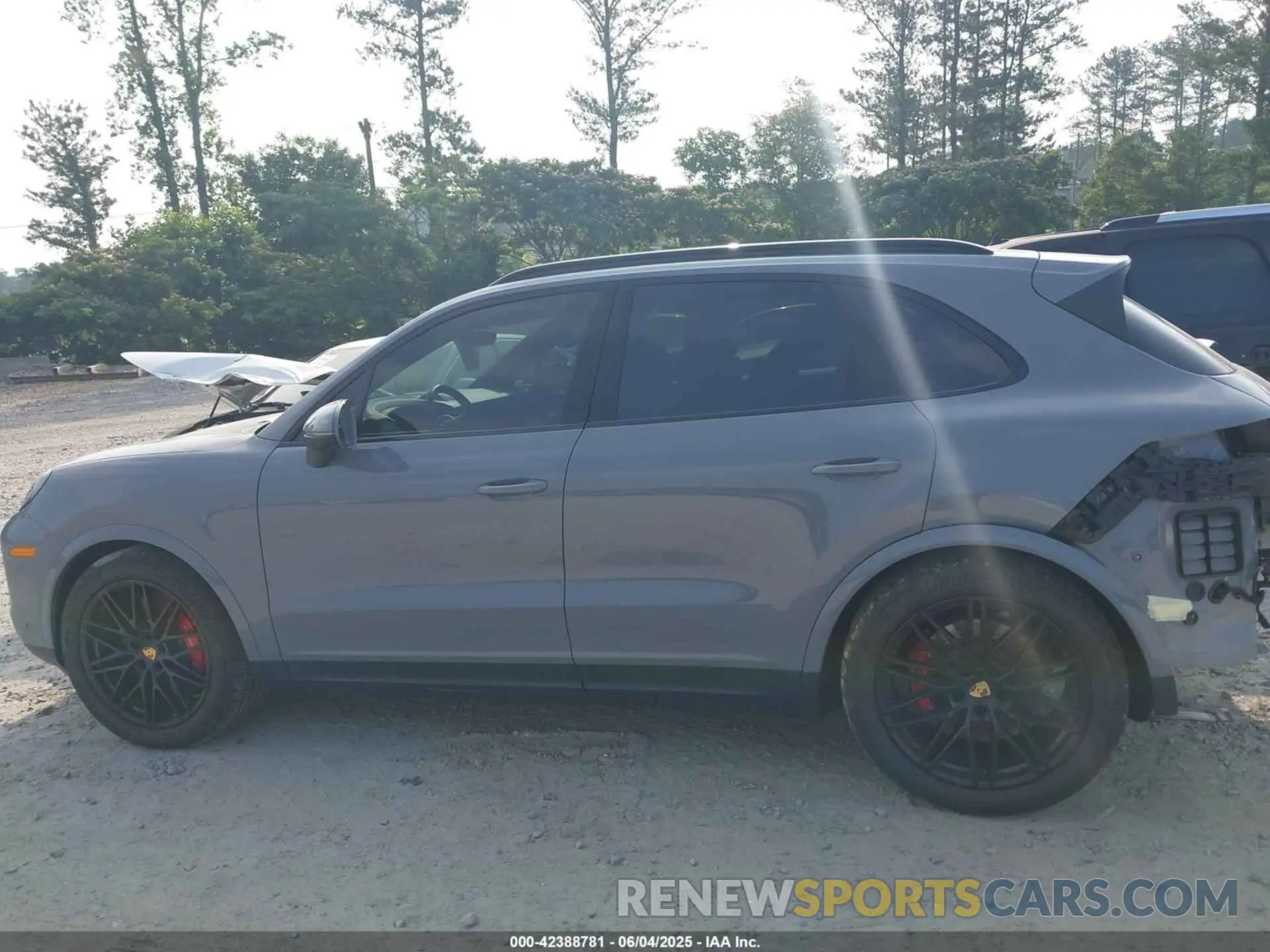 15 fotografías del automóvil dañado WP1AL2AY0RDA32737 PORSCHE CAYENNE 2024