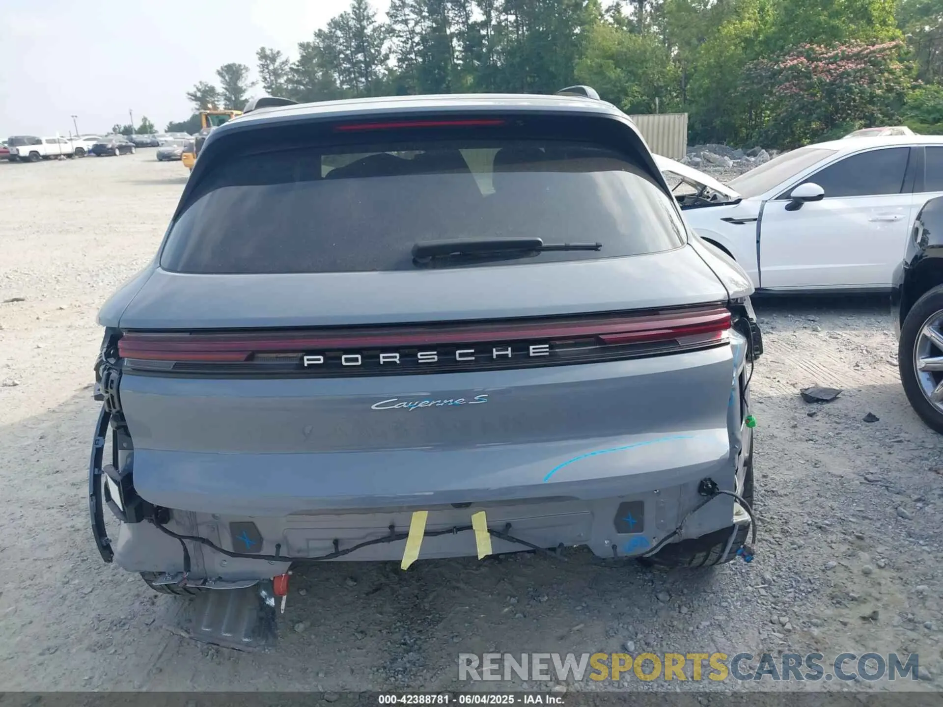 17 fotografías del automóvil dañado WP1AL2AY0RDA32737 PORSCHE CAYENNE 2024