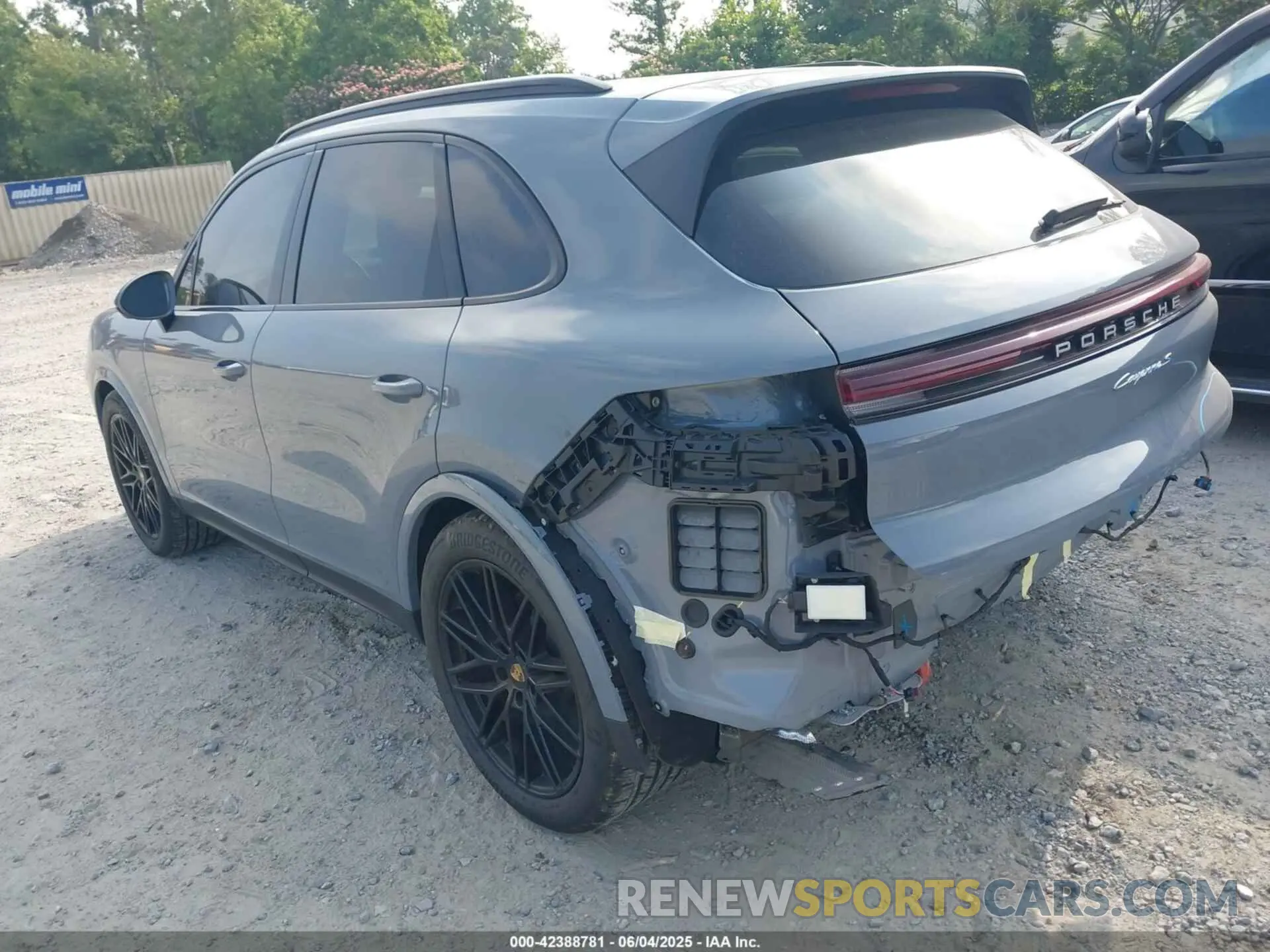 3 fotografías del automóvil dañado WP1AL2AY0RDA32737 PORSCHE CAYENNE 2024