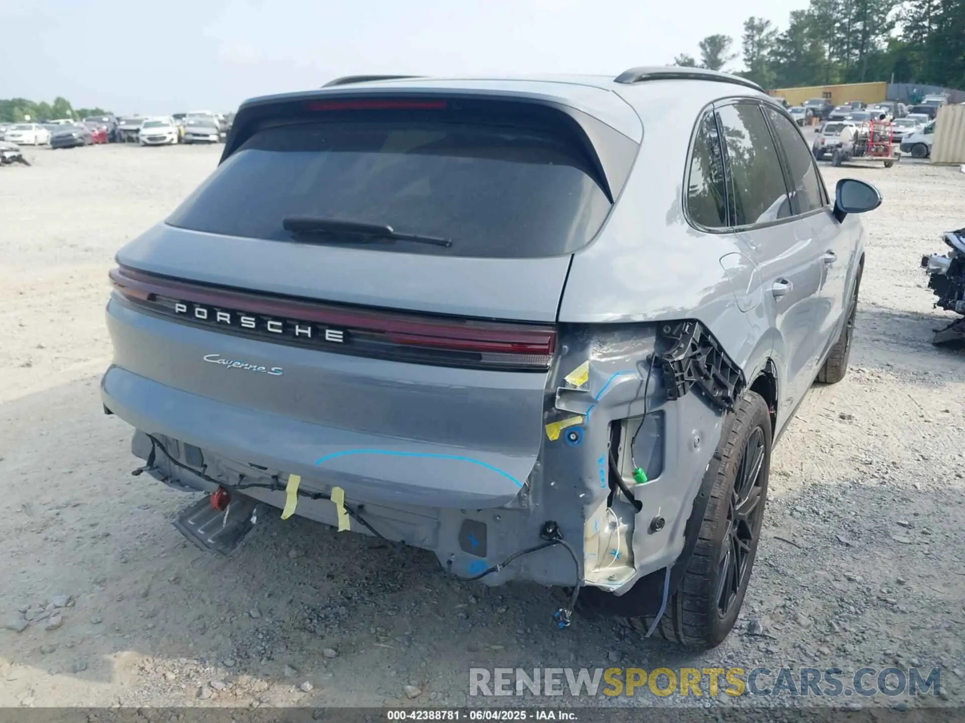 4 fotografías del automóvil dañado WP1AL2AY0RDA32737 PORSCHE CAYENNE 2024