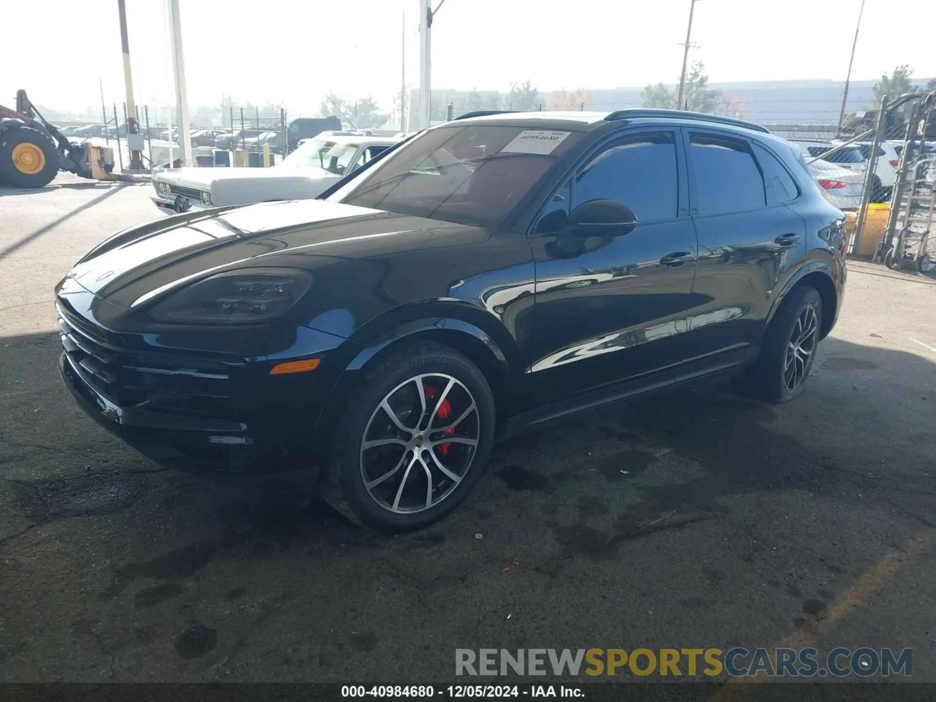 2 fotografías del automóvil dañado WP1AL2AY3RDA35194 PORSCHE CAYENNE 2024