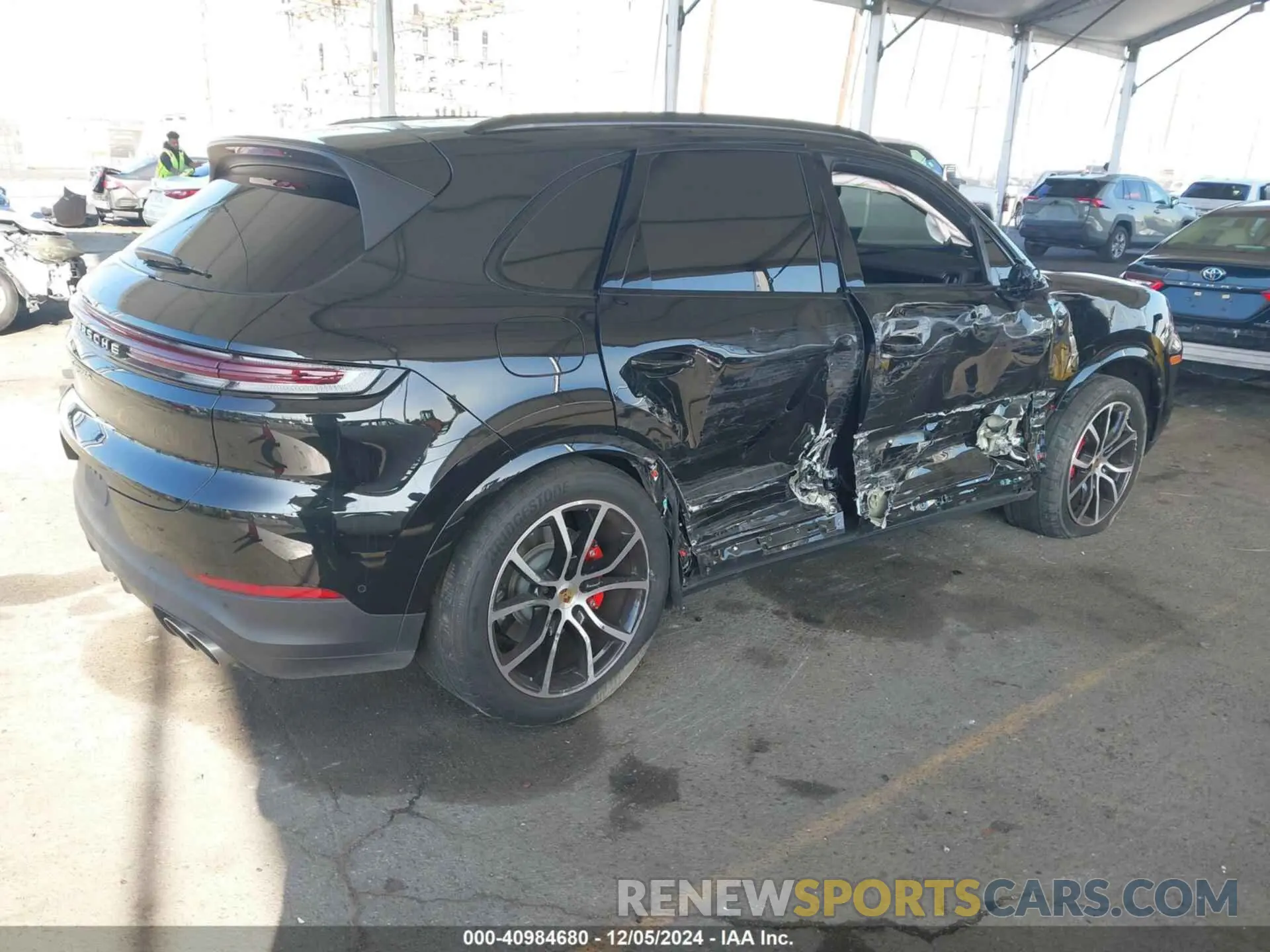 4 fotografías del automóvil dañado WP1AL2AY3RDA35194 PORSCHE CAYENNE 2024