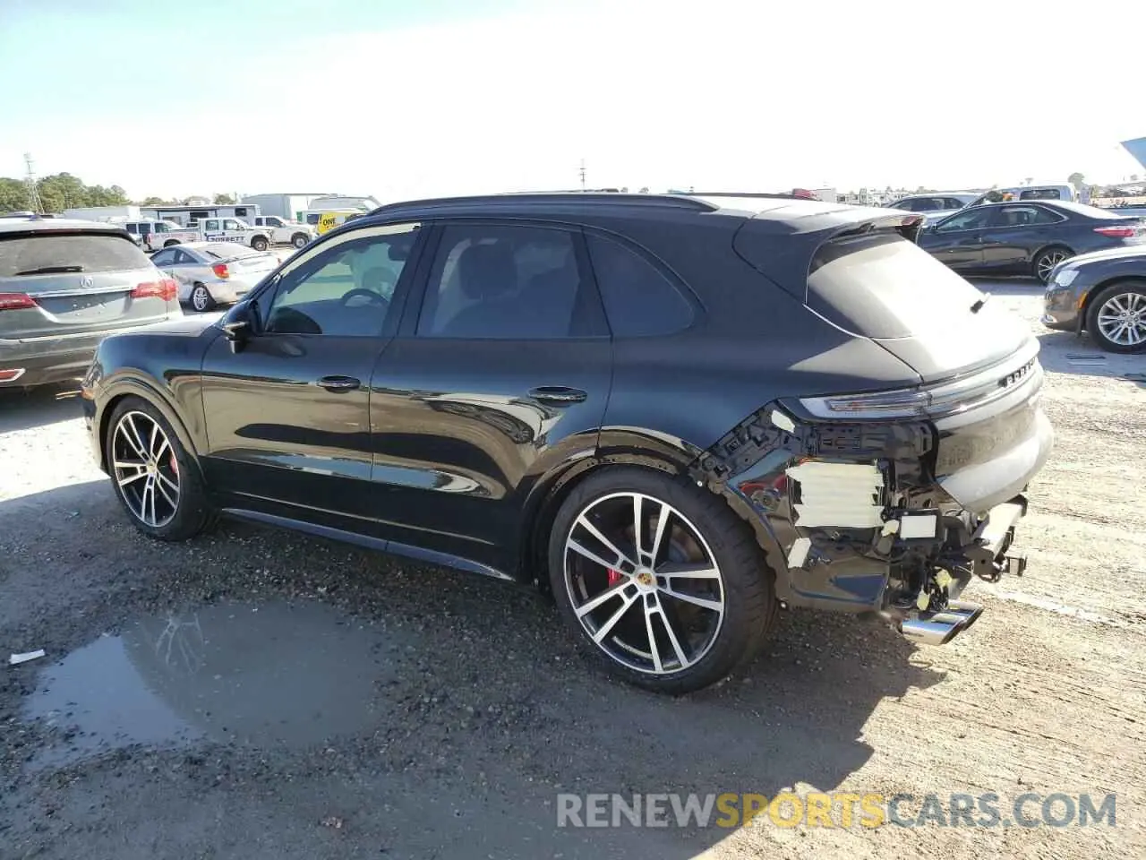 2 fotografías del automóvil dañado WP1AL2AY4RDA32627 PORSCHE CAYENNE 2024