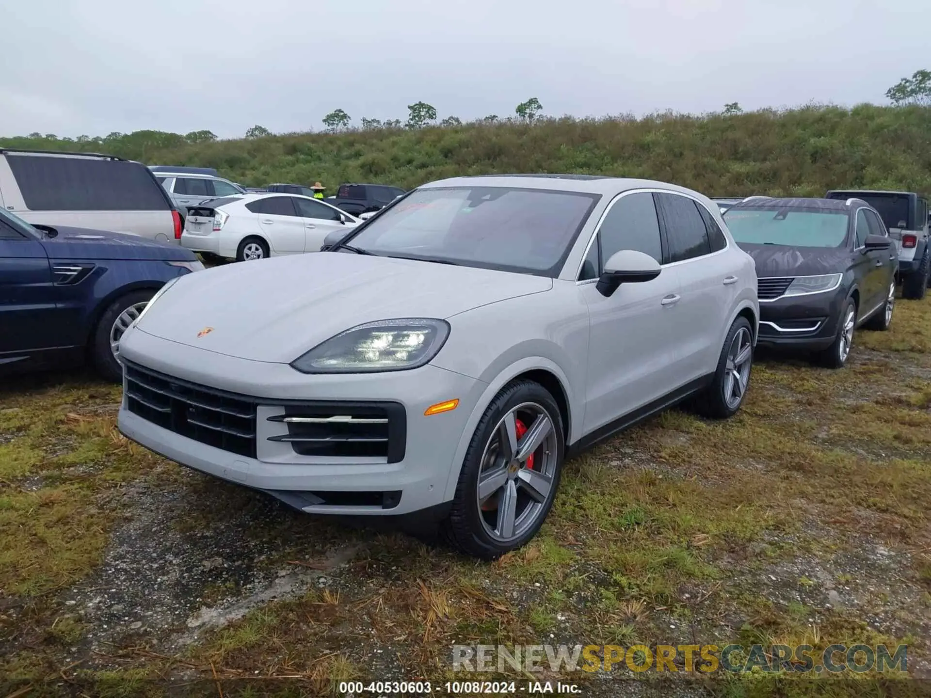 2 fotografías del automóvil dañado WP1AL2AY4RDA33633 PORSCHE CAYENNE 2024