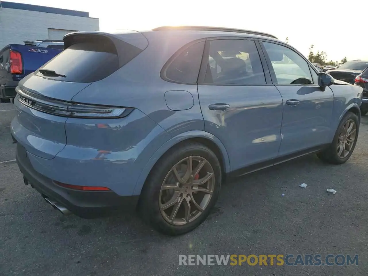 3 fotografías del automóvil dañado WP1AL2AY8RDA34476 PORSCHE CAYENNE 2024