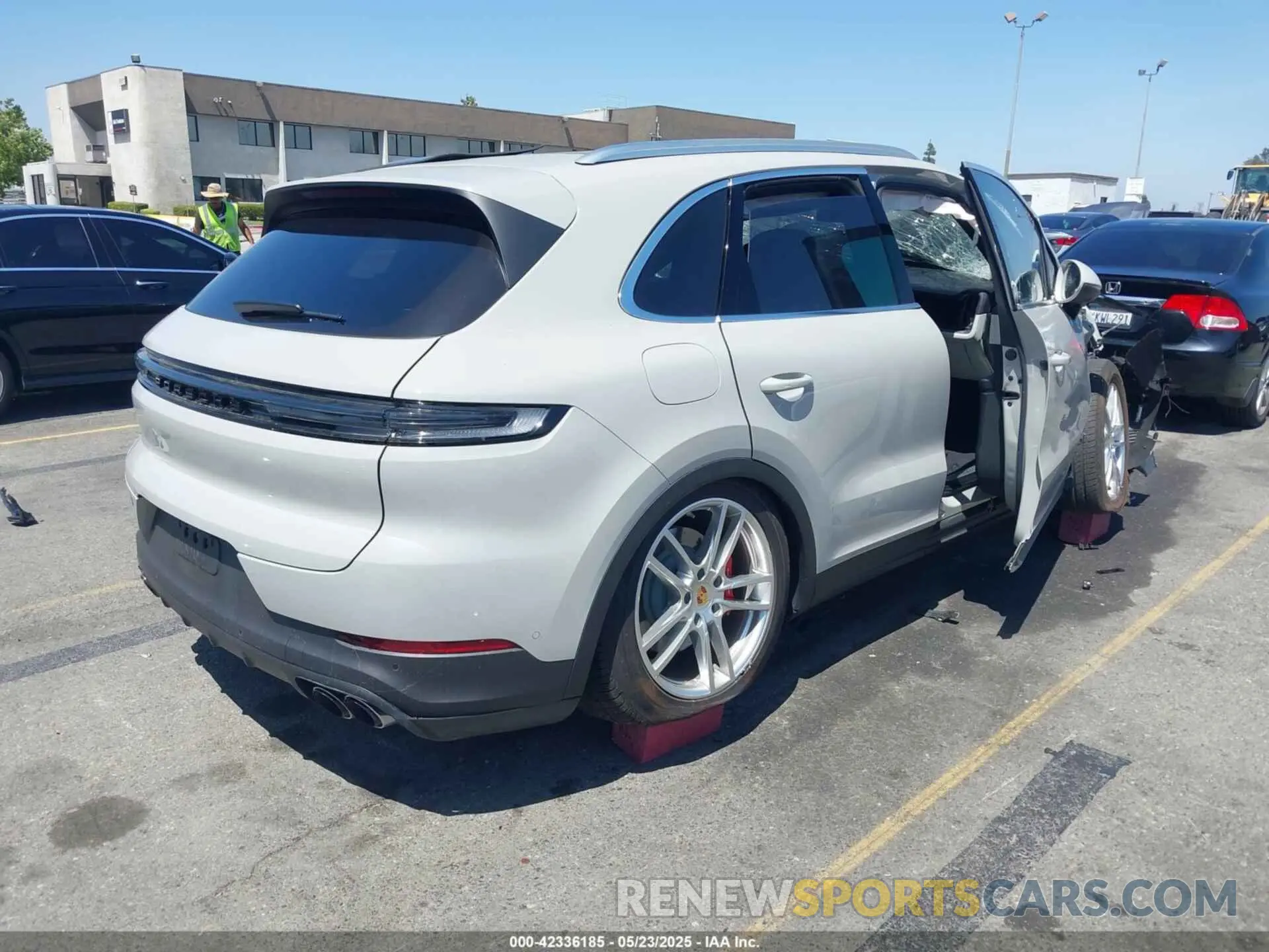 4 fotografías del automóvil dañado WP1AL2AYXRDA35628 PORSCHE CAYENNE 2024
