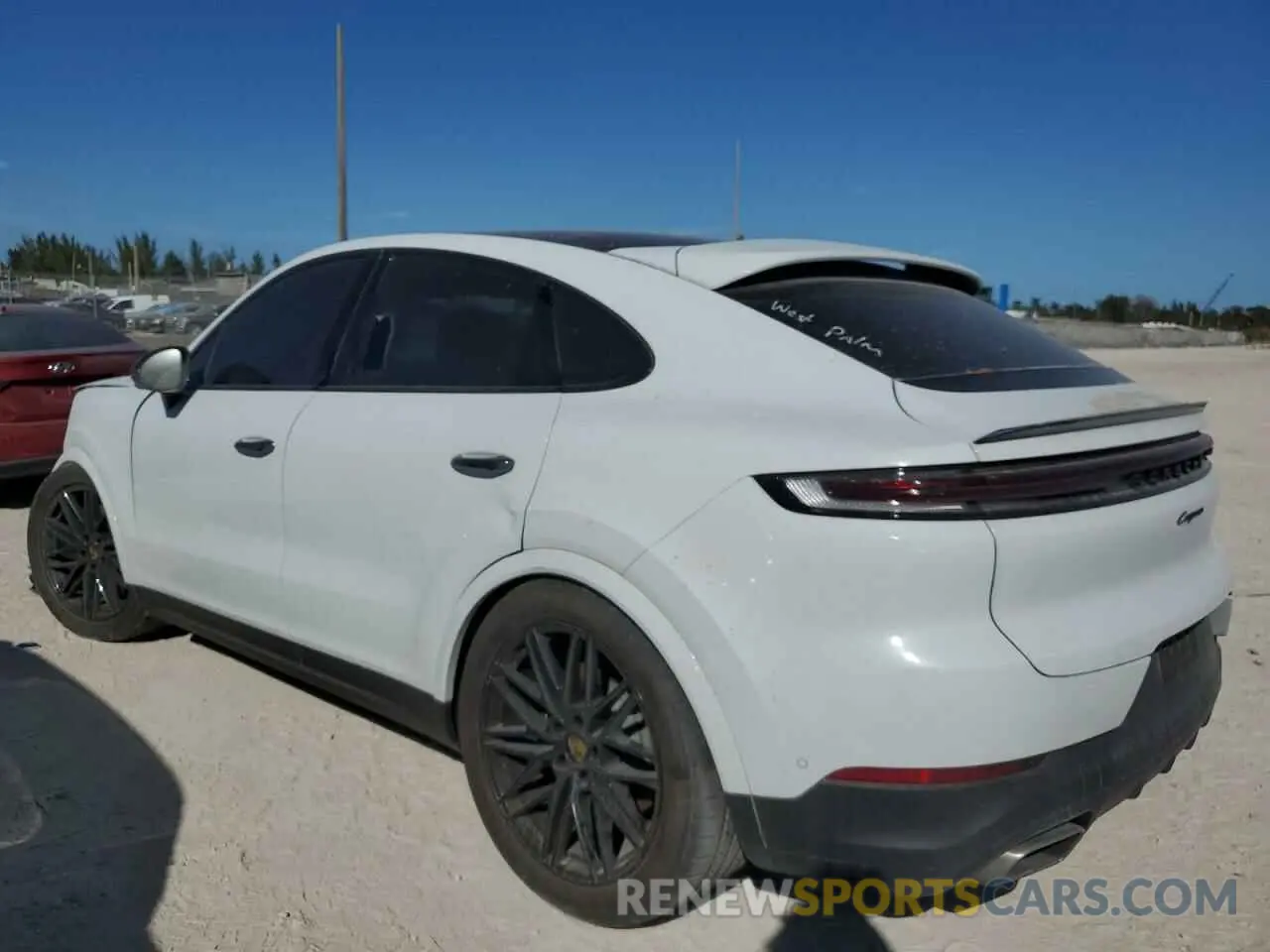 2 fotografías del automóvil dañado WP1BA2AY1RDA51324 PORSCHE CAYENNE 2024