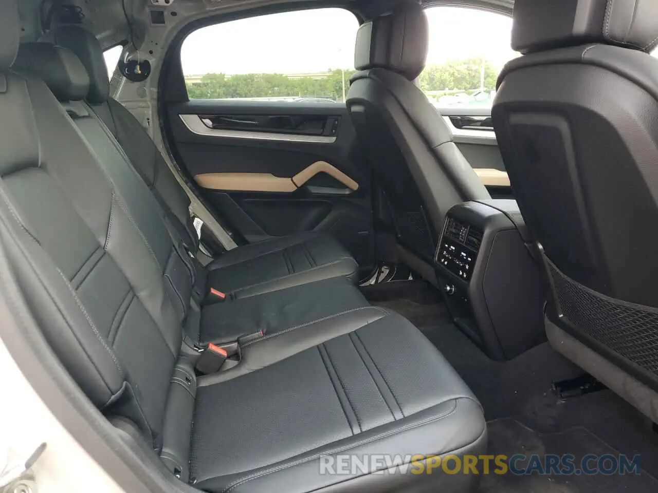 11 fotografías del automóvil dañado WP1BA2AY1RDA54658 PORSCHE CAYENNE 2024