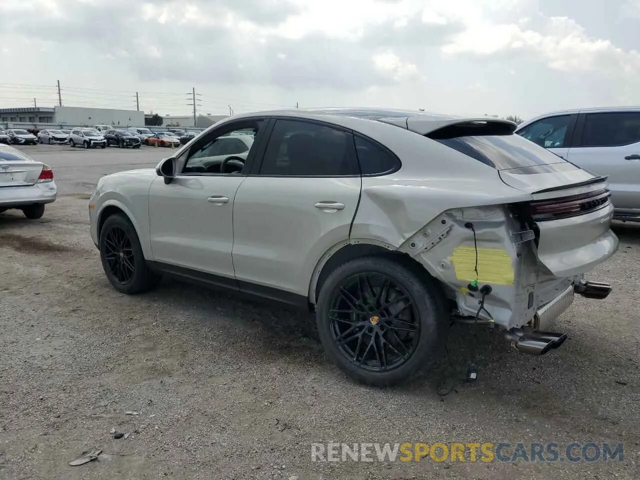 2 fotografías del automóvil dañado WP1BA2AY1RDA54658 PORSCHE CAYENNE 2024