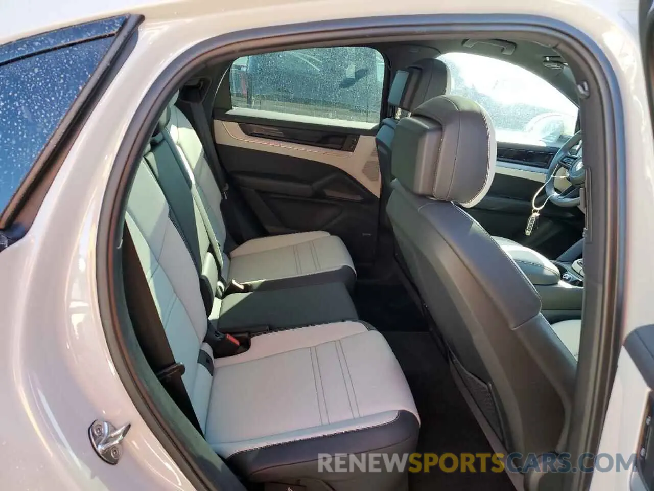 11 fotografías del automóvil dañado WP1BE2AY3RDA59297 PORSCHE CAYENNE 2024
