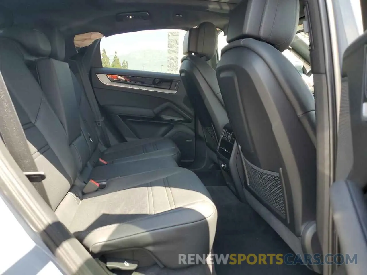 11 fotografías del automóvil dañado WP1BL2AY8RDA60242 PORSCHE CAYENNE 2024