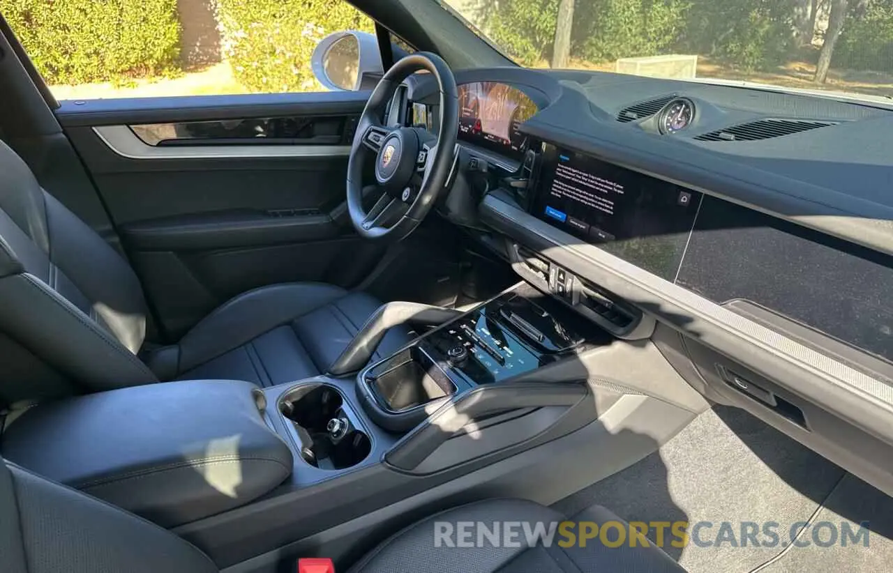 5 fotografías del automóvil dañado WP1BL2AY8RDA60547 PORSCHE CAYENNE 2024