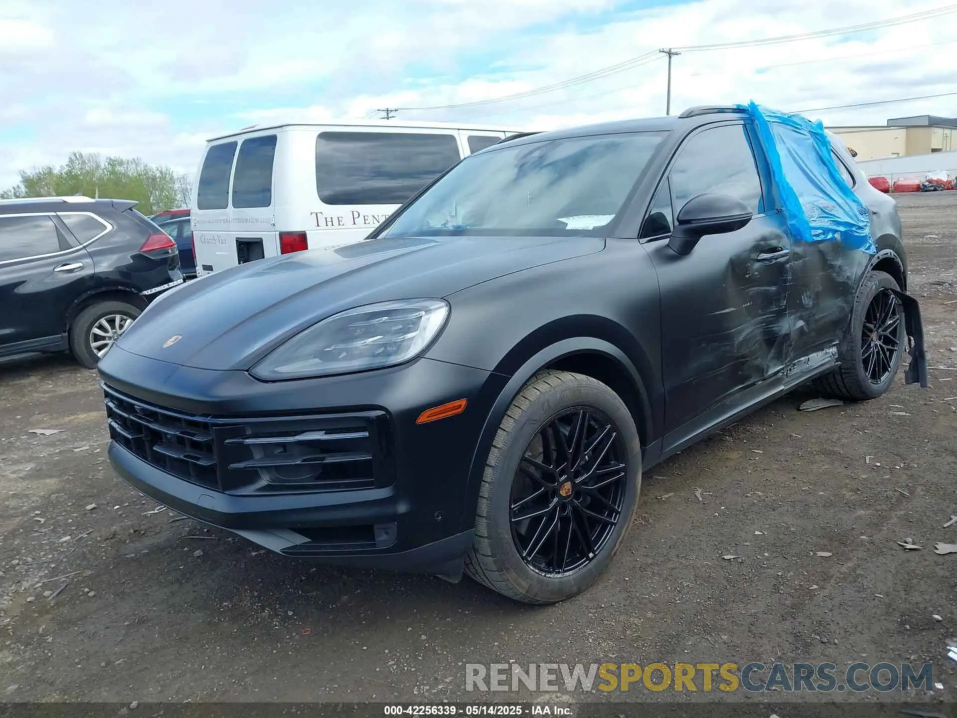2 fotografías del automóvil dañado WP1AA2AY1SDA00472 PORSCHE CAYENNE 2025