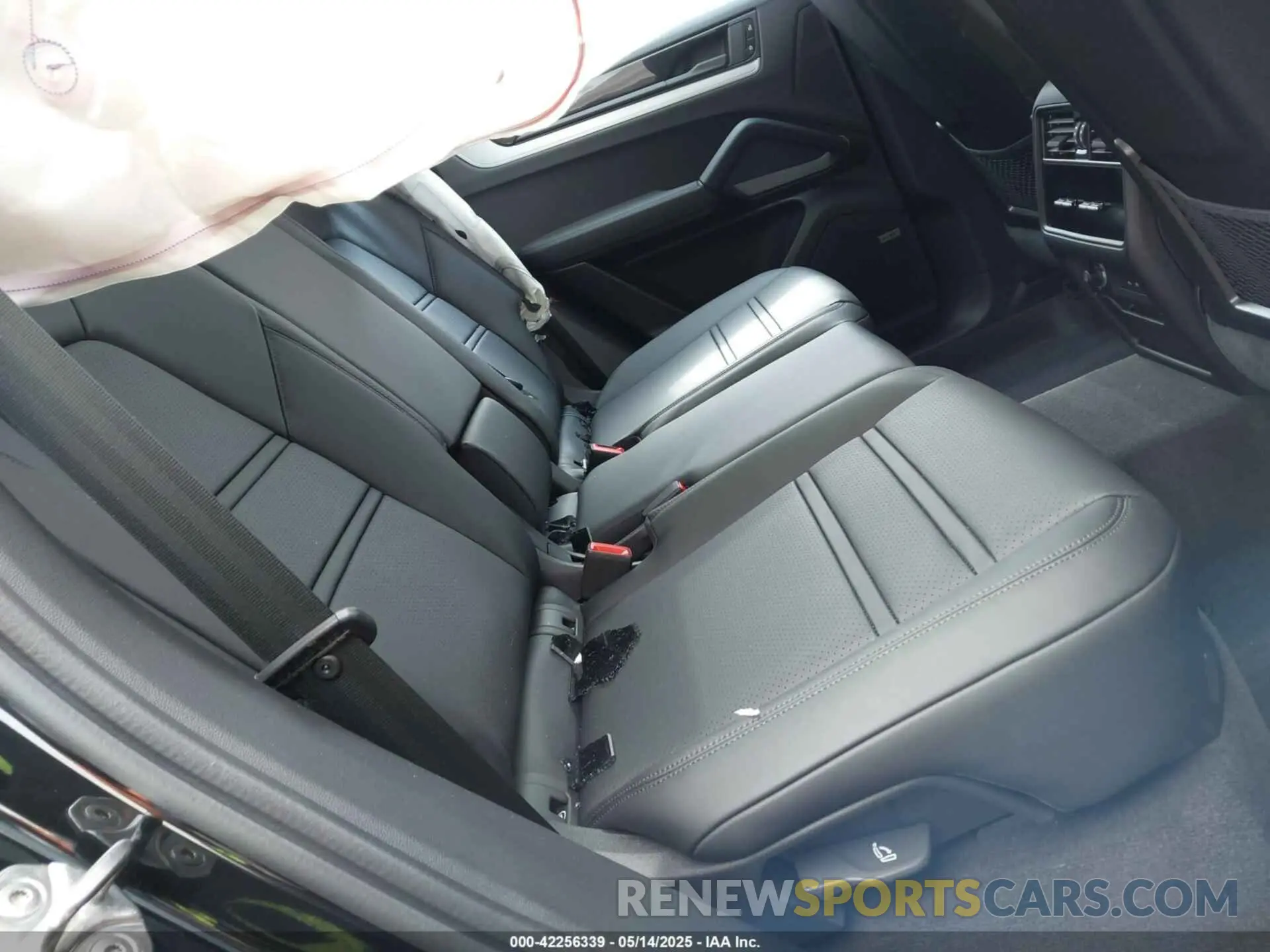 8 fotografías del automóvil dañado WP1AA2AY1SDA00472 PORSCHE CAYENNE 2025