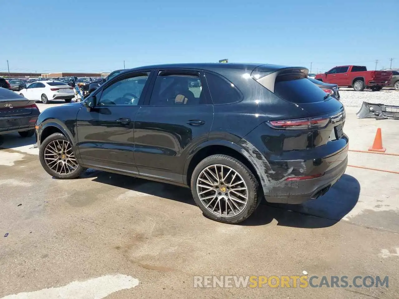 2 fotografías del automóvil dañado WP1AA2AY1PDA02570 PORSCHE CAYENNE BA 2023