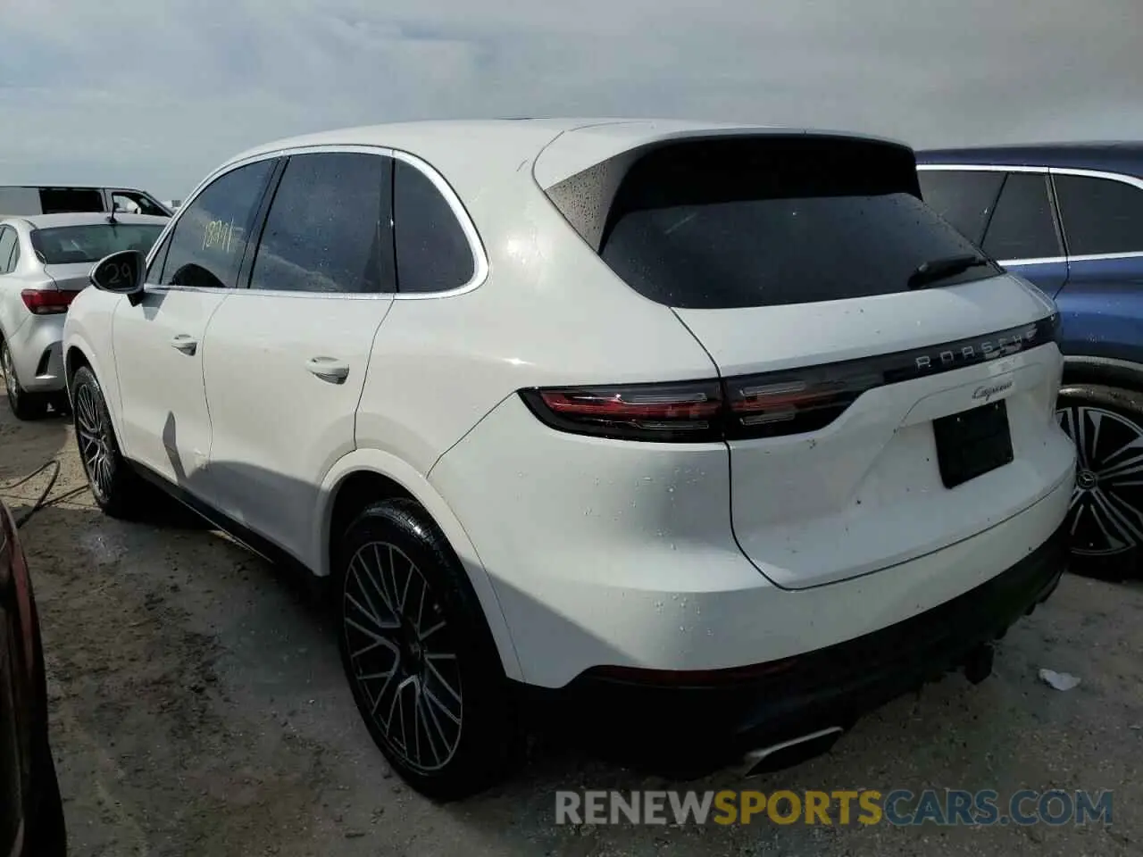 2 fotografías del automóvil dañado WP1AA2AY2PDA10421 PORSCHE CAYENNE BA 2023