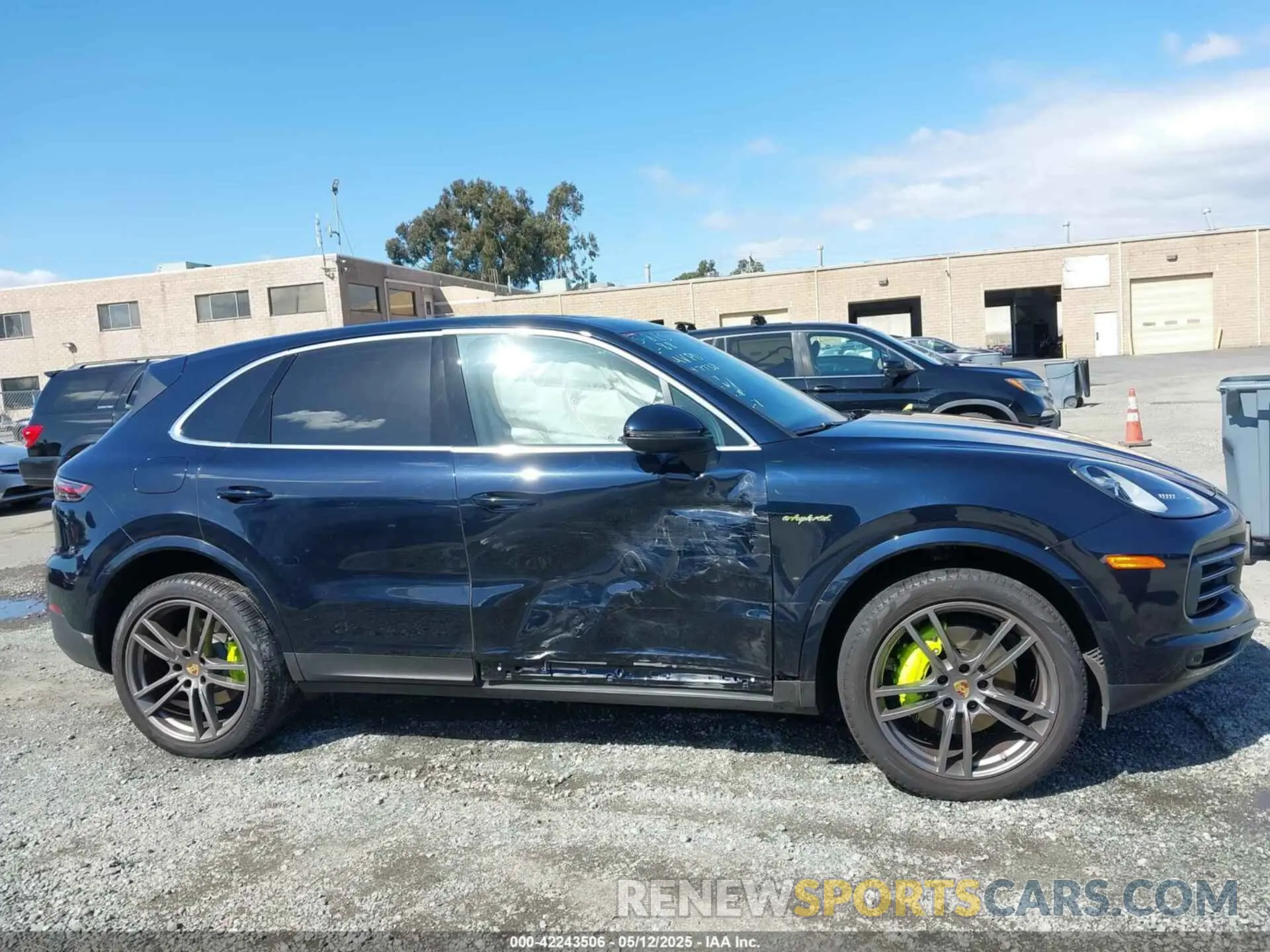 13 fotografías del automóvil dañado WP1AE2AY9PDA12252 PORSCHE CAYENNE E-HYBRID 2023