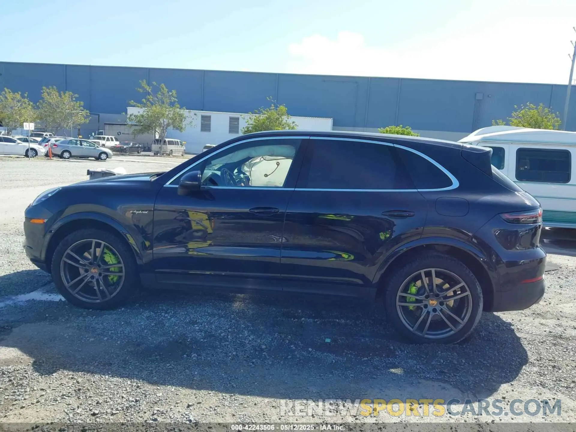 14 fotografías del automóvil dañado WP1AE2AY9PDA12252 PORSCHE CAYENNE E-HYBRID 2023