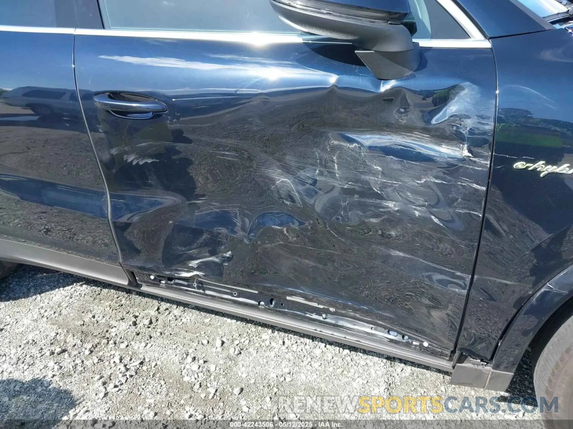 6 fotografías del automóvil dañado WP1AE2AY9PDA12252 PORSCHE CAYENNE E-HYBRID 2023