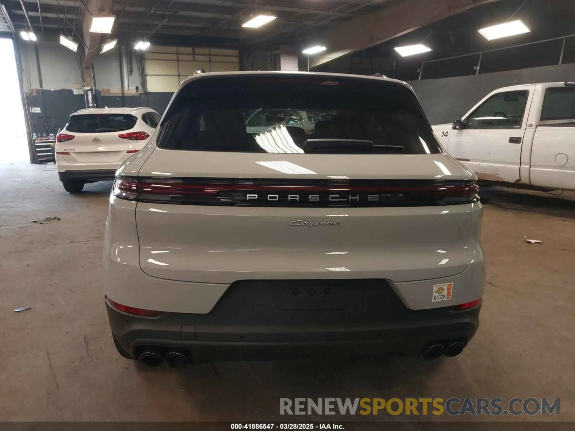 17 fotografías del automóvil dañado WP1AE2AY2SDA16359 PORSCHE CAYENNE E-HYBRID 2025