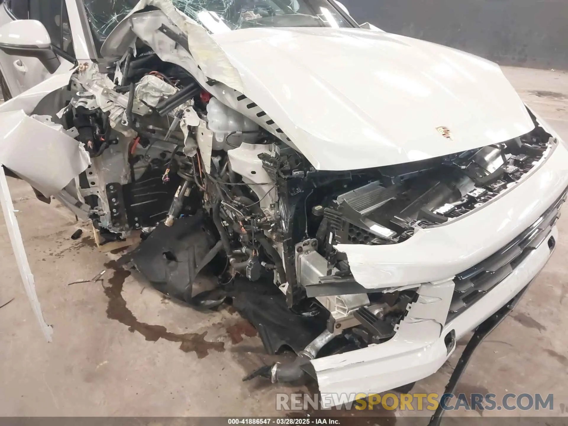 18 fotografías del automóvil dañado WP1AE2AY2SDA16359 PORSCHE CAYENNE E-HYBRID 2025