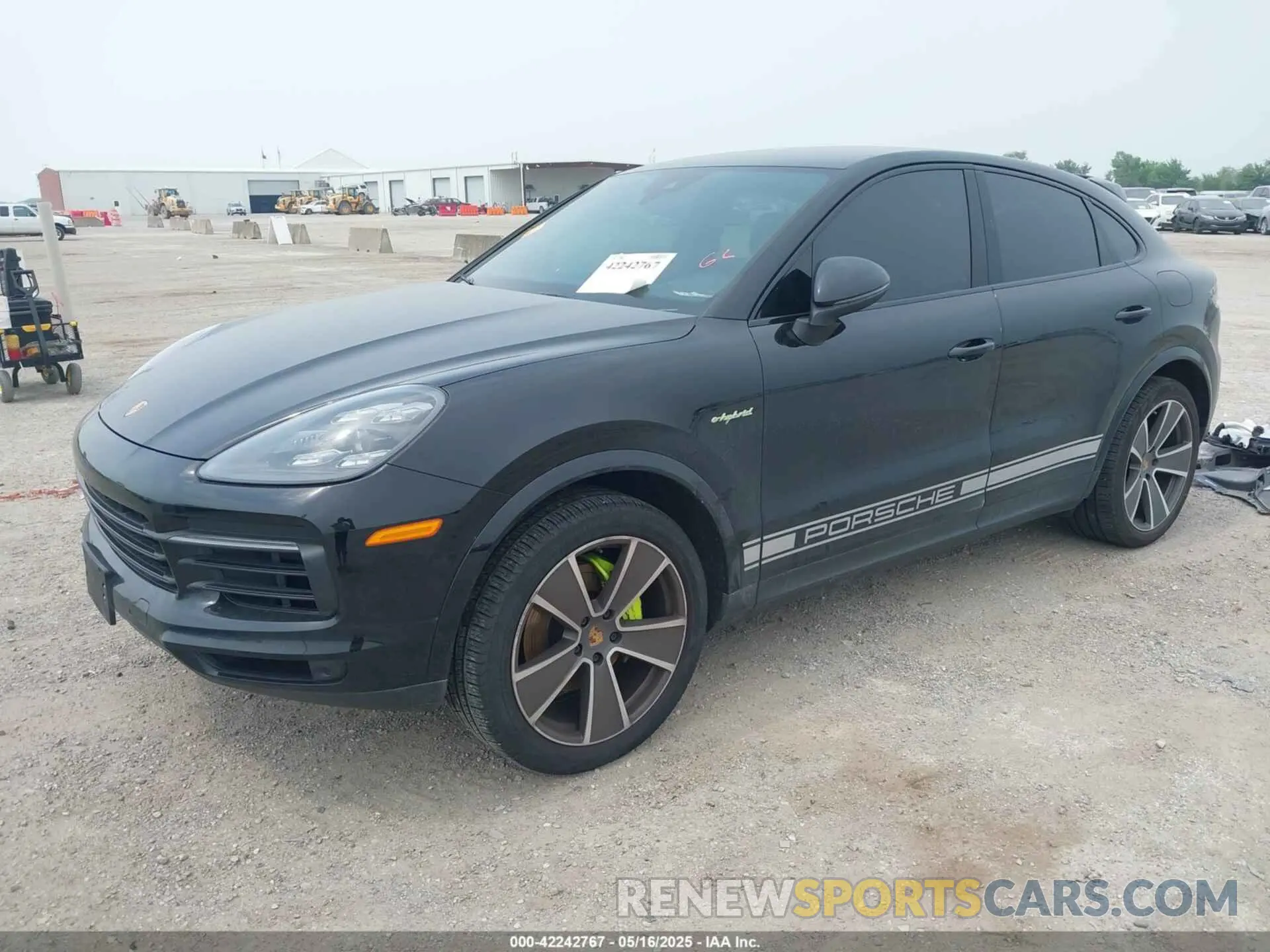 2 fotografías del automóvil dañado WP1BE2AY6LDA55011 PORSCHE CAYENNE E-HYBRID COUPE 2020