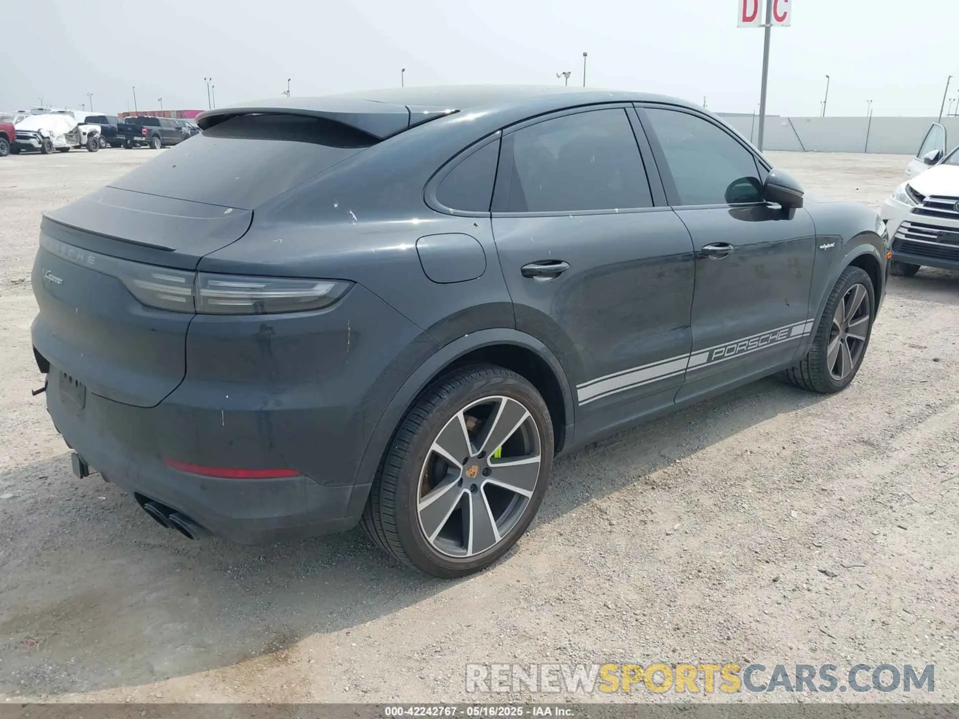 4 fotografías del automóvil dañado WP1BE2AY6LDA55011 PORSCHE CAYENNE E-HYBRID COUPE 2020