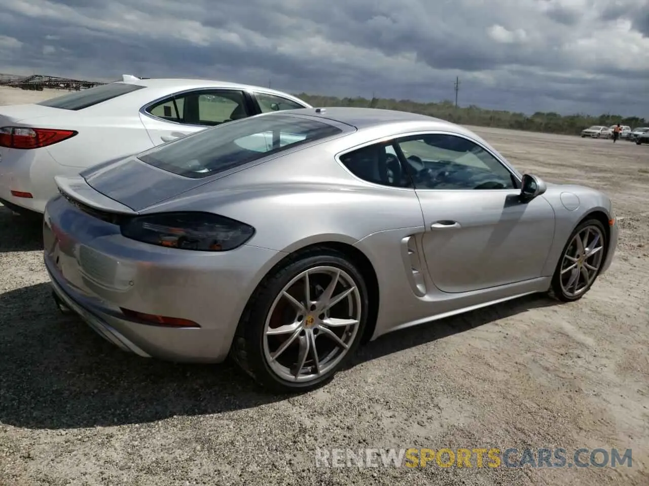4 fotografías del automóvil dañado WP0AA2A86KS260136 PORSCHE CAYMAN 2019