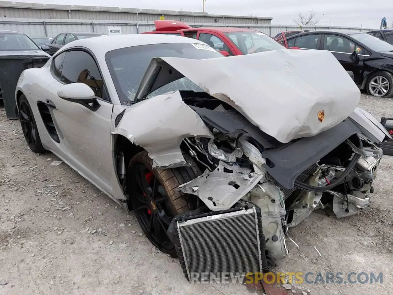 4 fotografías del automóvil dañado WP0AB2A83KS278736 PORSCHE CAYMAN 2019