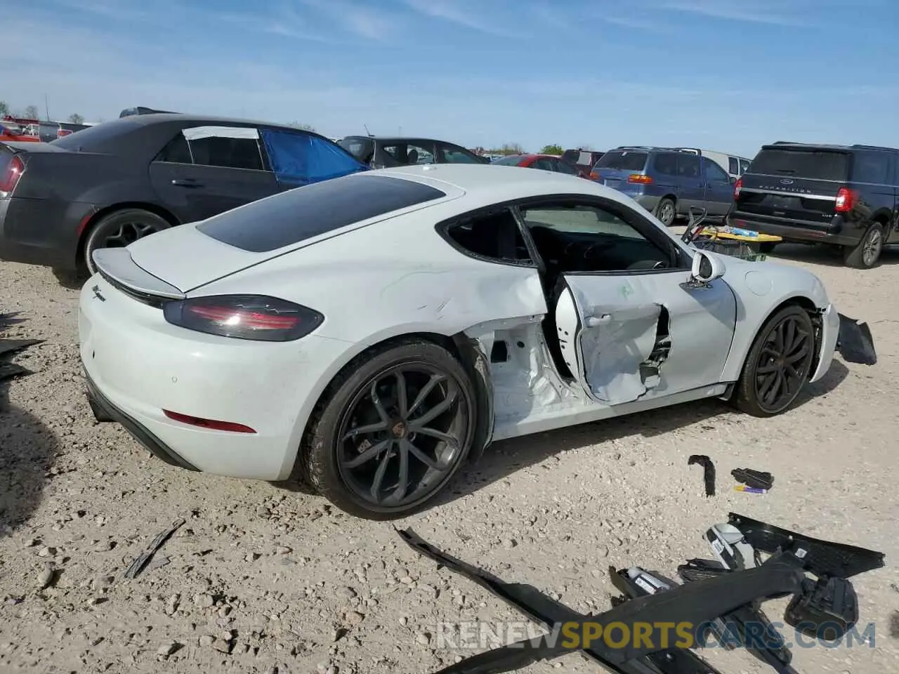 3 fotografías del automóvil dañado WP0AA2A82RK256014 PORSCHE CAYMAN 2024