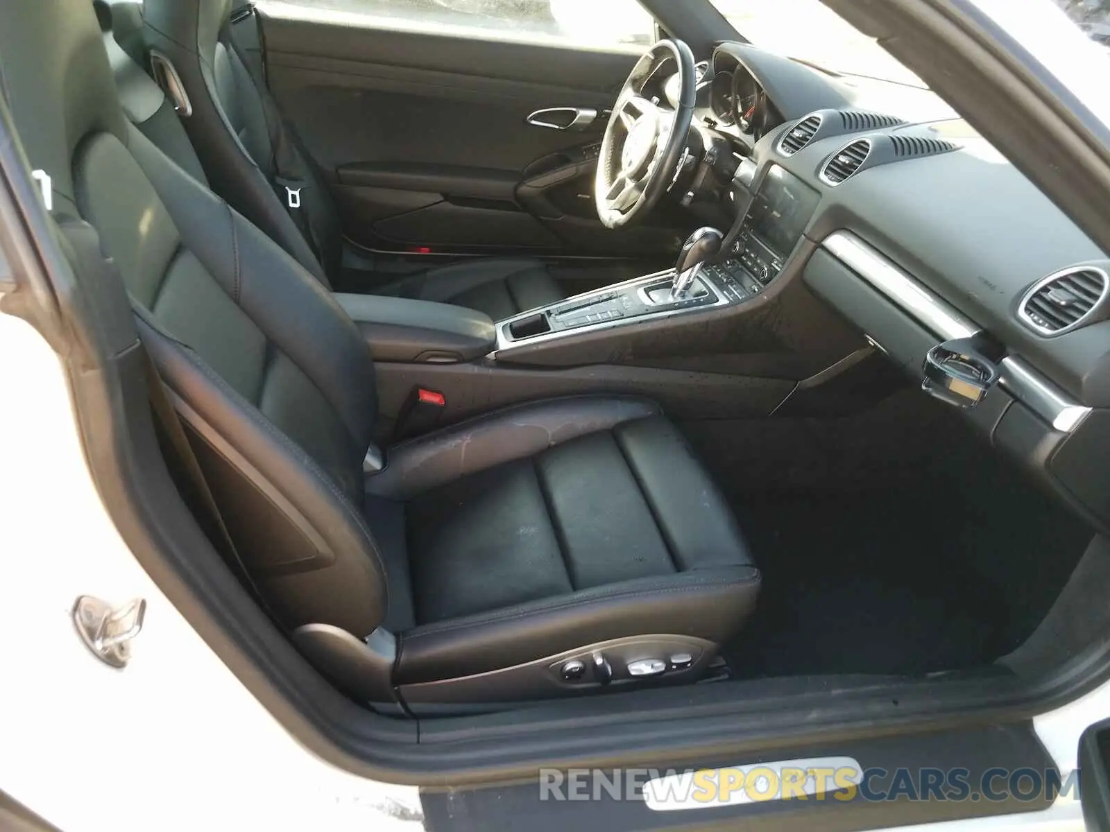5 fotografías del automóvil dañado WP0AA2A80KS260097 PORSCHE CAYMAN BAS 2019