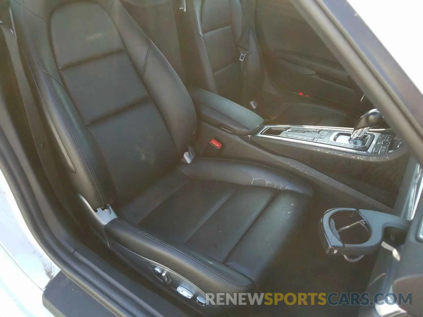 6 fotografías del automóvil dañado WP0AA2A80KS260097 PORSCHE CAYMAN BAS 2019