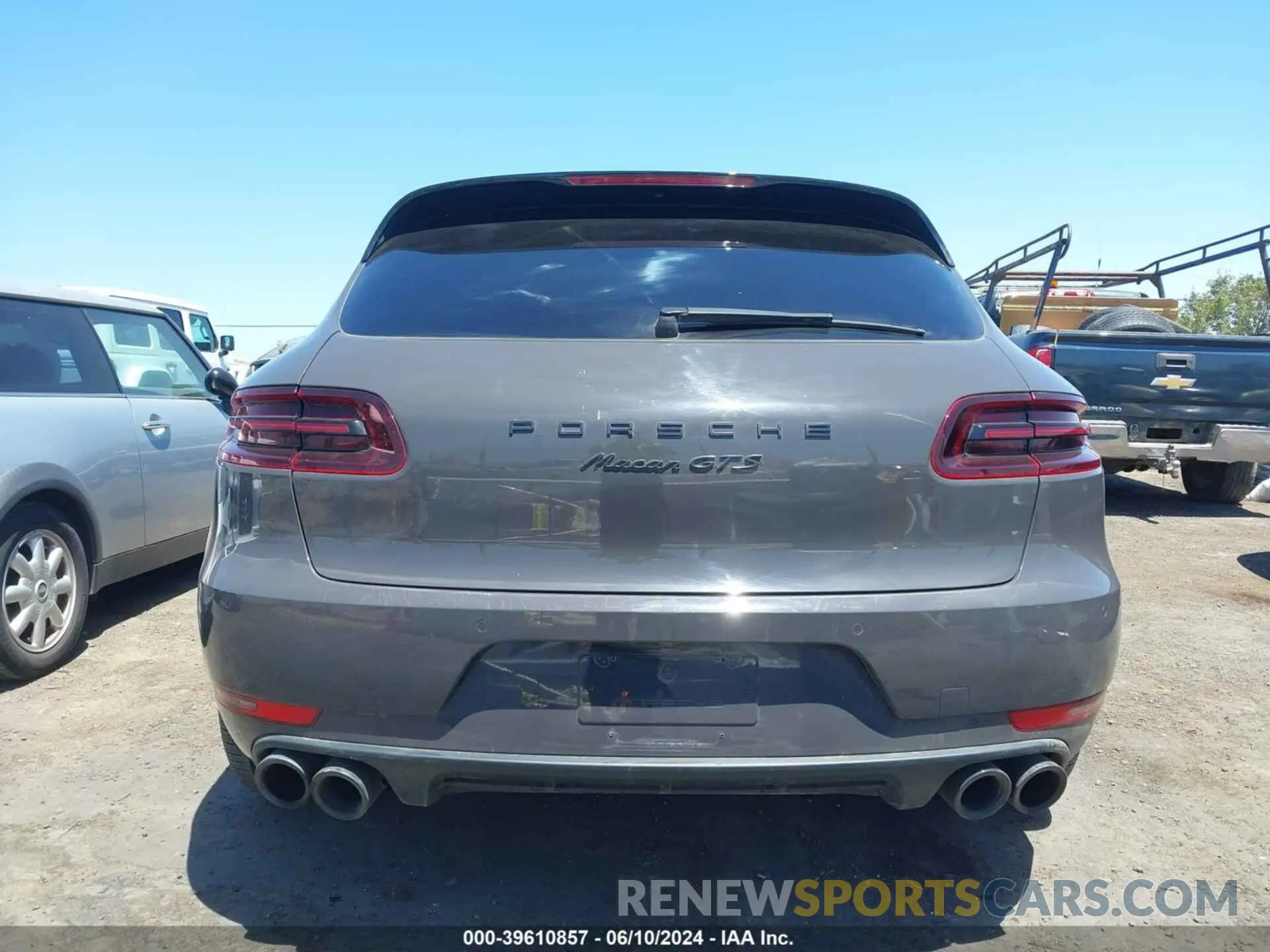 17 fotografías del automóvil dañado WP1AG2A5XJLB63789 PORSCHE MACAN 2018