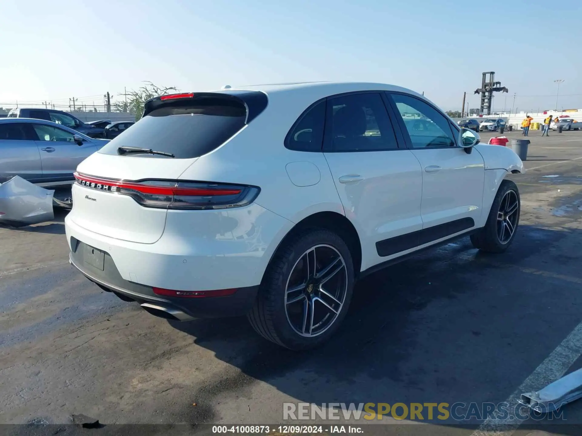 4 fotografías del automóvil dañado WP1AA2A50KLB02065 PORSCHE MACAN 2019