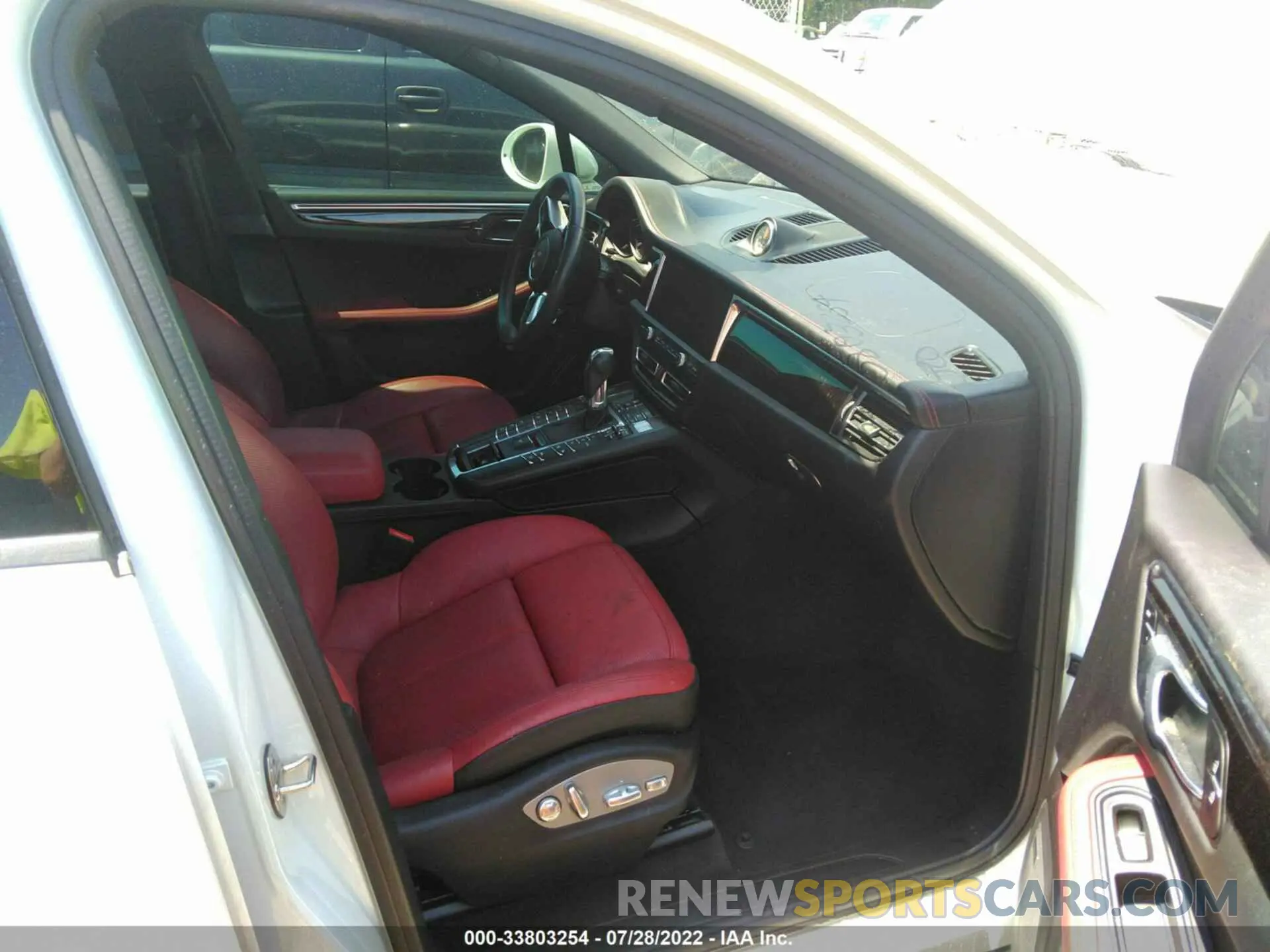 5 fotografías del automóvil dañado WP1AA2A54KLB08404 PORSCHE MACAN 2019