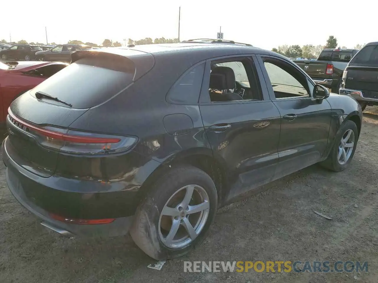 3 fotografías del automóvil dañado WP1AA2A56KLB04385 PORSCHE MACAN 2019