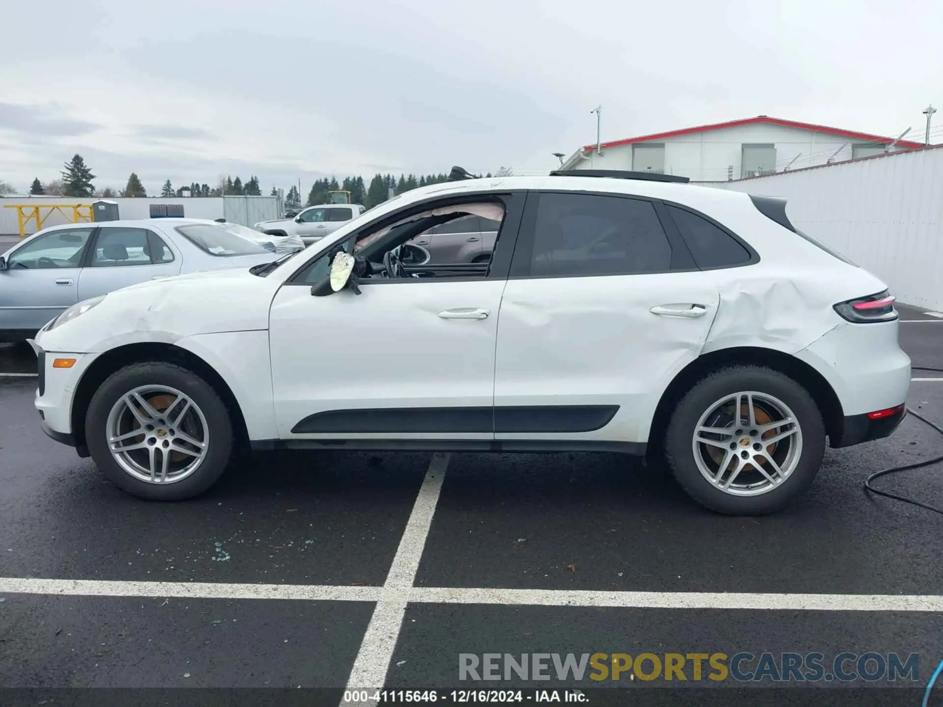 15 fotografías del automóvil dañado WP1AA2A57KLB01186 PORSCHE MACAN 2019