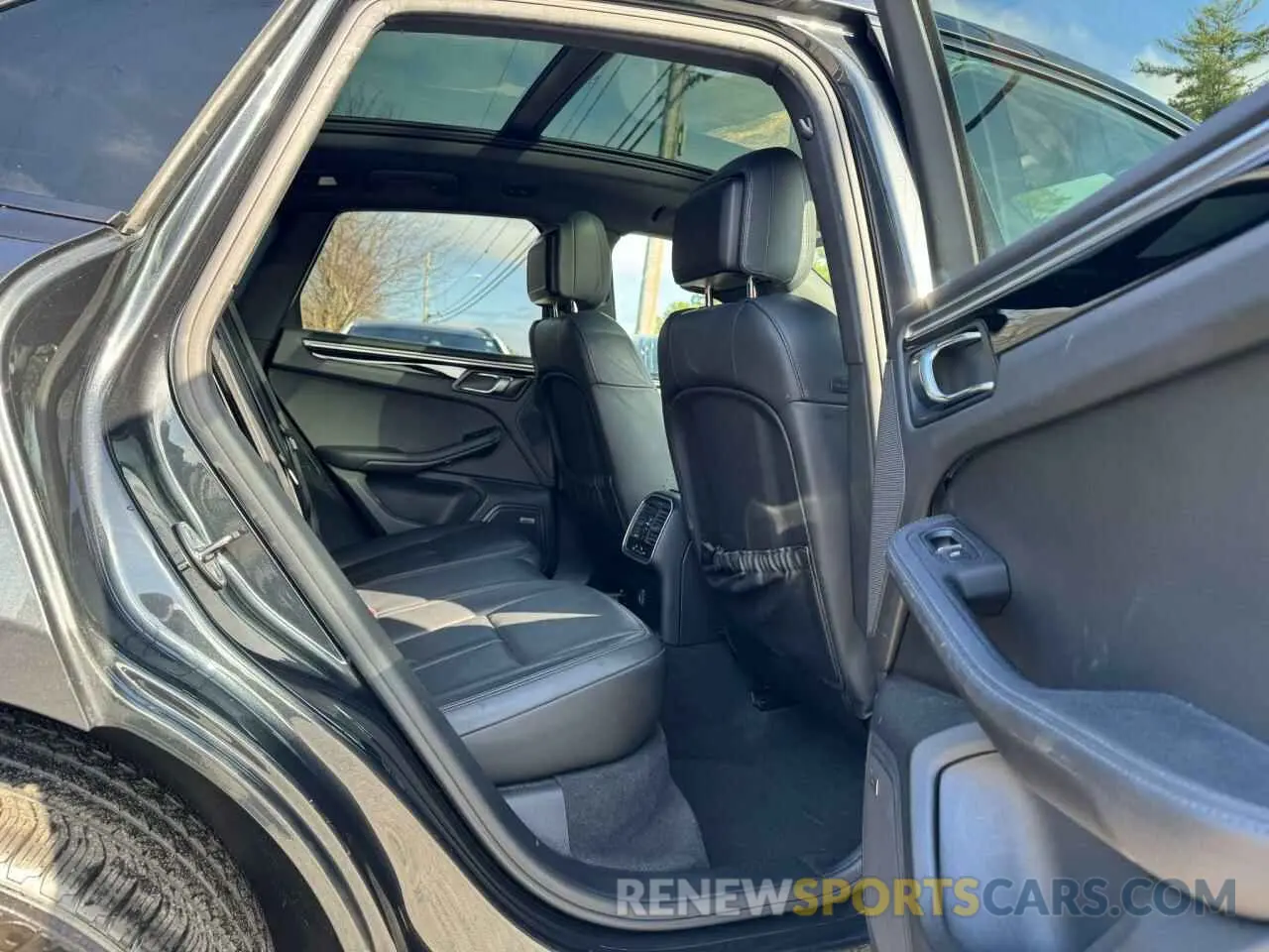 6 fotografías del automóvil dañado WP1AA2A59KLB05711 PORSCHE MACAN 2019