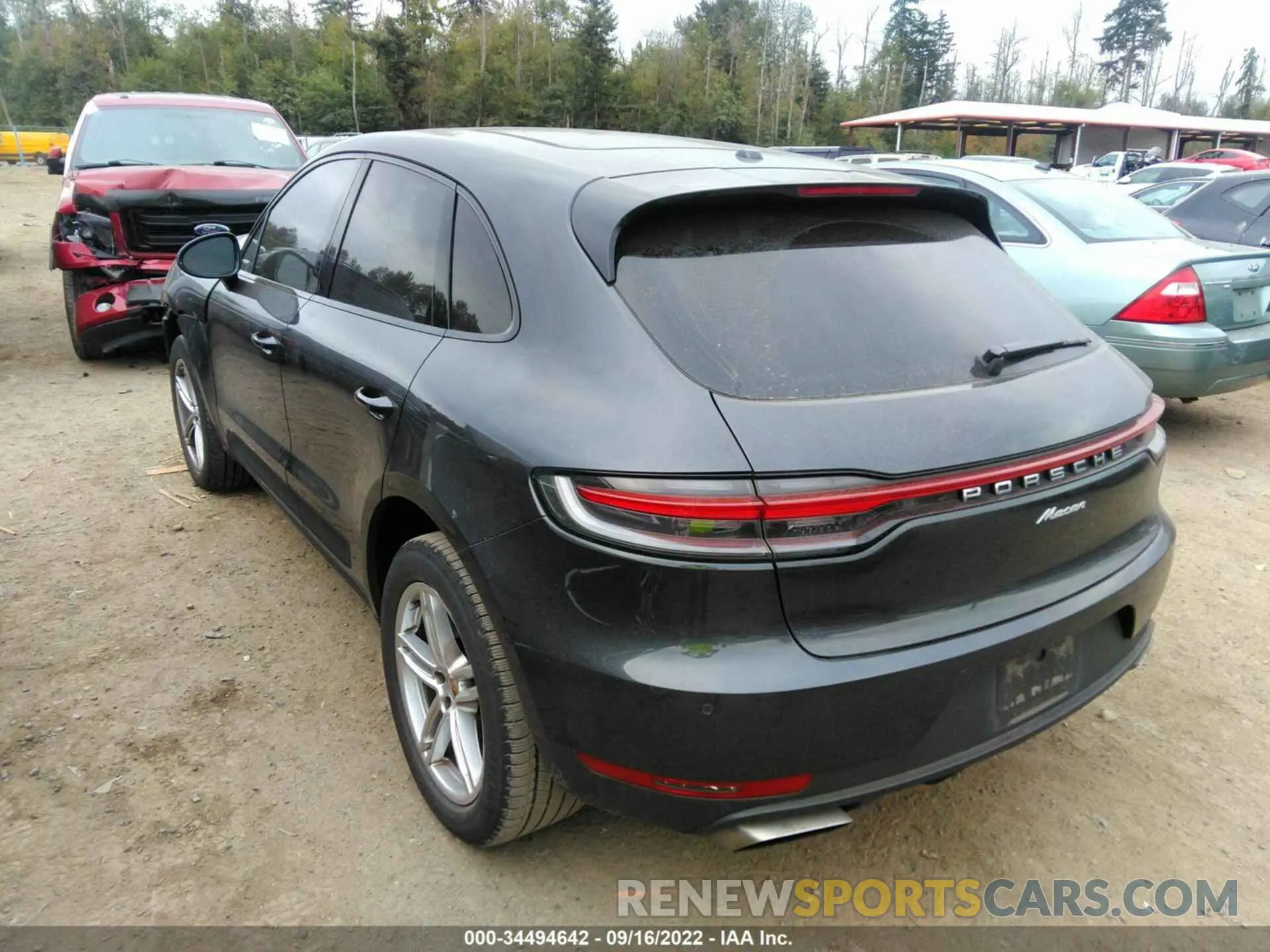 3 fotografías del automóvil dañado WP1AA2A5XKLB05491 PORSCHE MACAN 2019