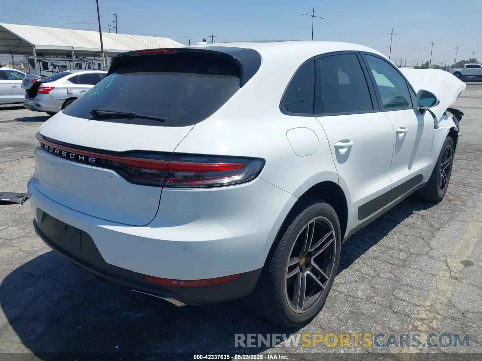 4 fotografías del automóvil dañado WP1AA2A5XKLB07595 PORSCHE MACAN 2019