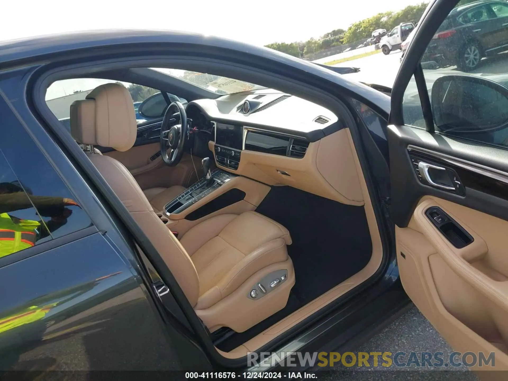 5 fotografías del automóvil dañado WP1AA2A5XKLB08181 PORSCHE MACAN 2019