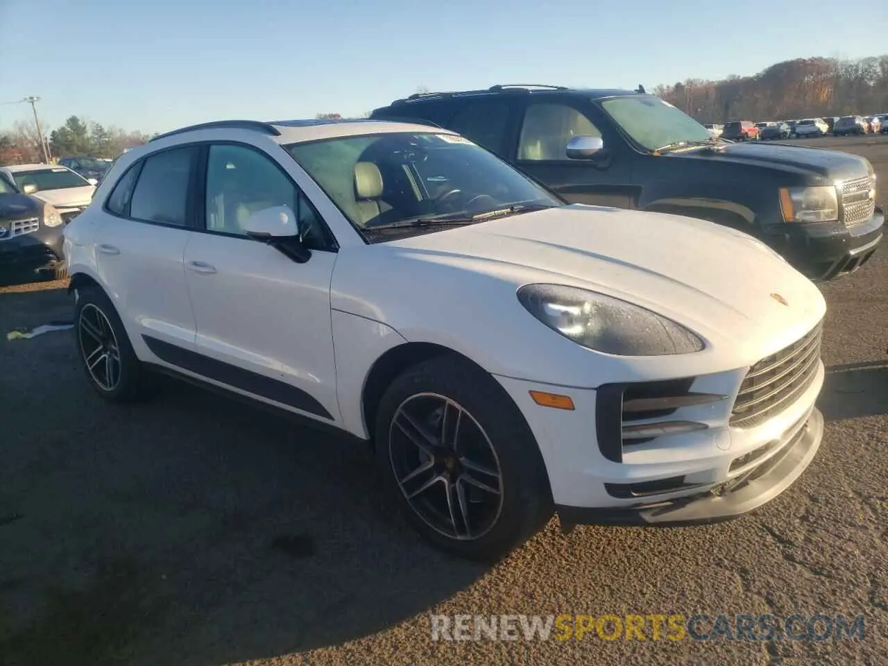 4 fotografías del automóvil dañado WP1AB2A53KLB33601 PORSCHE MACAN 2019