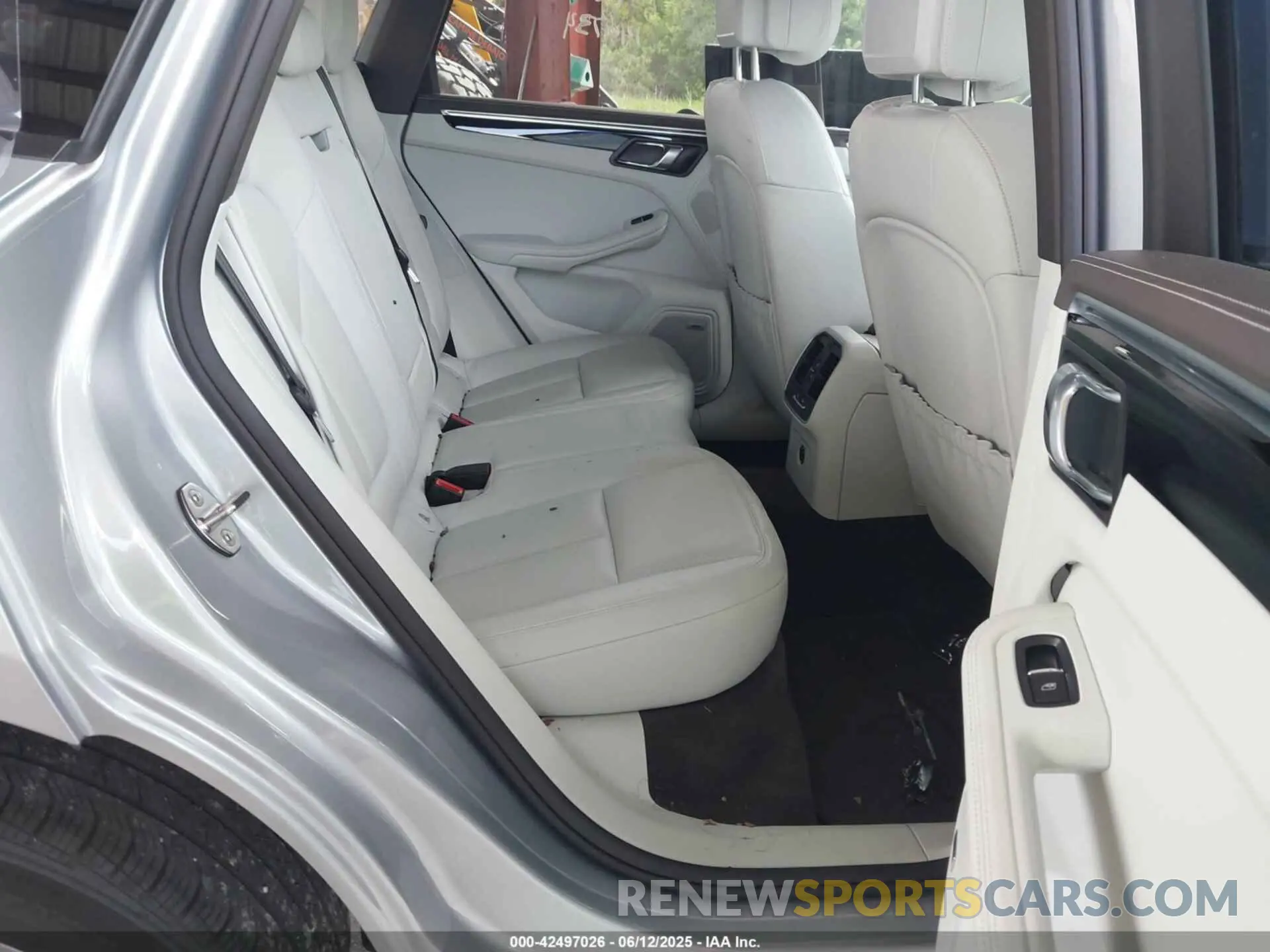 8 fotografías del automóvil dañado WP1AA2A55LLB03066 PORSCHE MACAN 2020