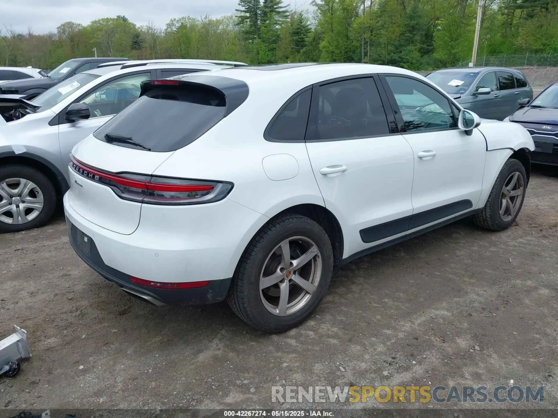 4 fotografías del automóvil dañado WP1AA2A56LLB10625 PORSCHE MACAN 2020