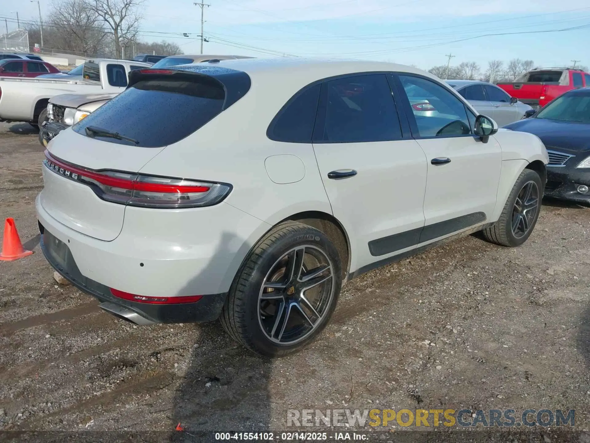 4 fotografías del automóvil dañado WP1AA2A57LLB14764 PORSCHE MACAN 2020