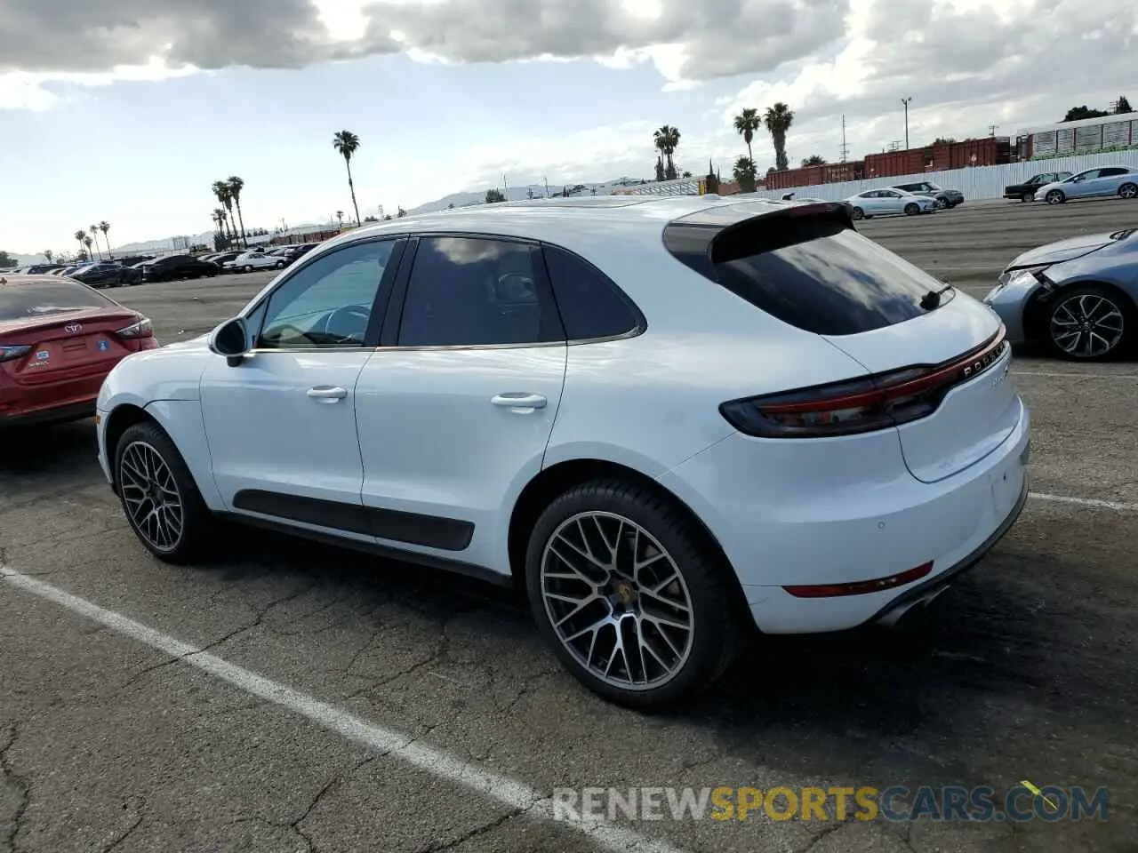 2 fotografías del automóvil dañado WP1AB2A50LLB38028 PORSCHE MACAN 2020