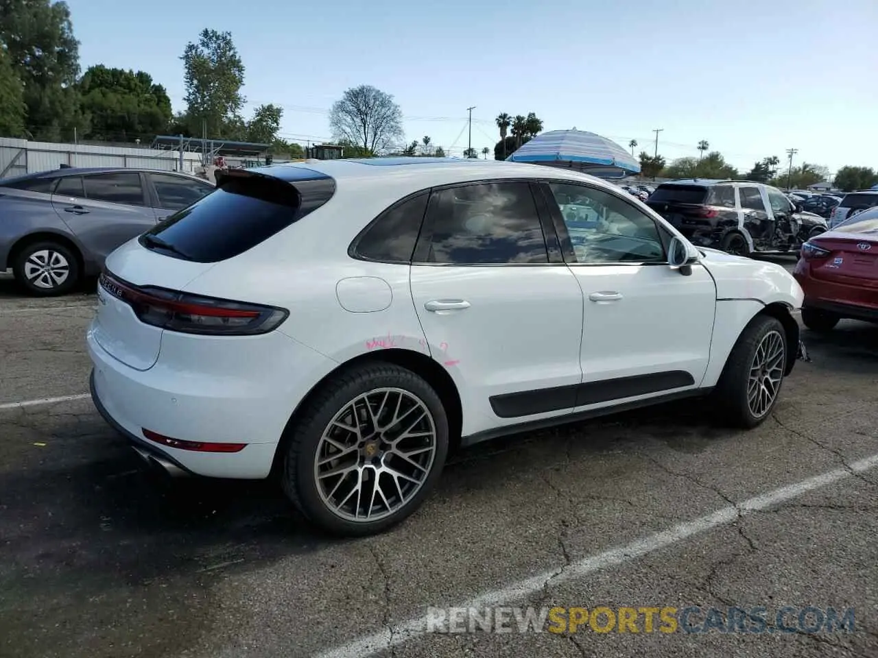 3 fotografías del automóvil dañado WP1AB2A50LLB38028 PORSCHE MACAN 2020