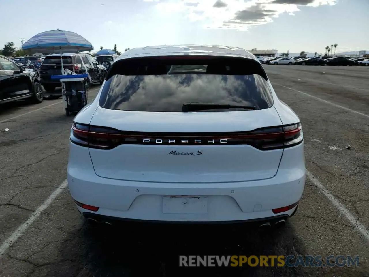 6 fotografías del automóvil dañado WP1AB2A50LLB38028 PORSCHE MACAN 2020